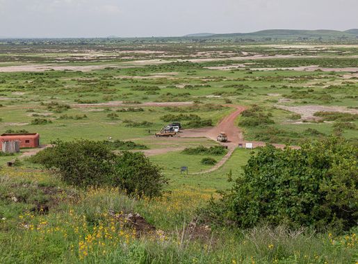 File:Amboseli National Park in Kenya 04.jpg - Wikimedia Commons