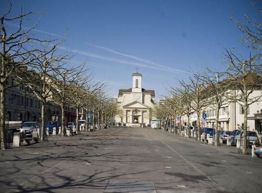 File:Carouge Place du Marché.jpg - Wikimedia Commons