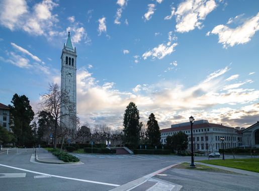 File:UC Berkeley Sather Tower - Jan 16, 2022.jpg - Wikimedia Commons