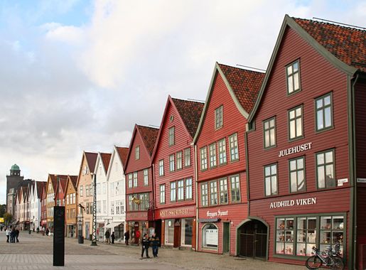 File:Bryggen, Bergen3.JPG - Wikipedia
