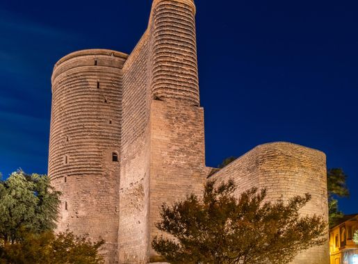 File:Torre de la Doncella, Baku, Azerbaiyán, 2016-09-26, DD 215-217 HDR.jpg  - Wikipedia