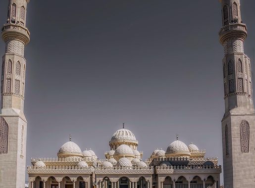 File:Al-Mina Mosque in Hurghada1.jpg - Wikimedia Commons