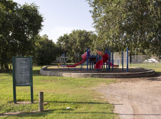 File:McCullough Park - 01 - Jungle gym.jpg - Wikimedia Commons