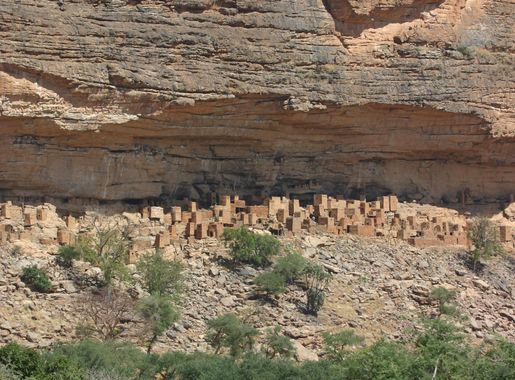 File:Bandiagara escarpment2.jpg - Wikimedia Commons