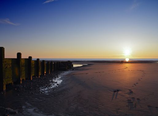 Free Images : beach, sea, coast, ocean, horizon, cloud, sky, sun, sunrise,  sunset, sunlight, morning, shore, wave, dawn, atmosphere, seaside, dusk,  evening, reflection, set, body of water, lancashire, uk, england,  northwest, west,