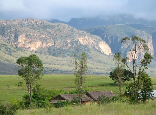 File:Isalo National Park 01.jpg - Wikimedia Commons