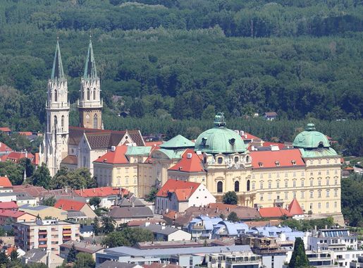 File:Klosterneuburg - Stift (2).JPG - Wikimedia Commons