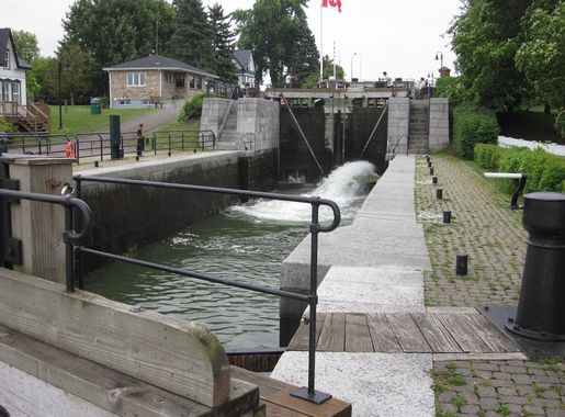 File:Écluse 1-5 - Canal de Chambly.JPG - Wikimedia Commons