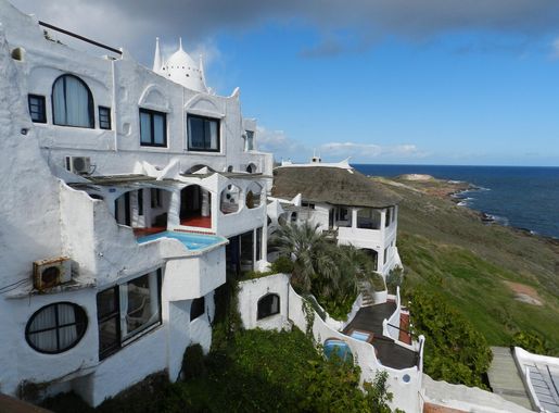 File:Uruguai - Maldonado - Punta Del Este - Punta Ballena - Piriápolis  (Páez Vilaró) - panoramio (60).jpg - Wikimedia Commons