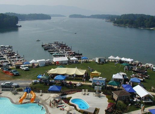 File:SmithMtnLake VA.JPG - Wikimedia Commons