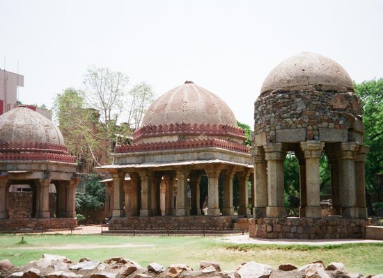 india/delhi/hauz-khas-village