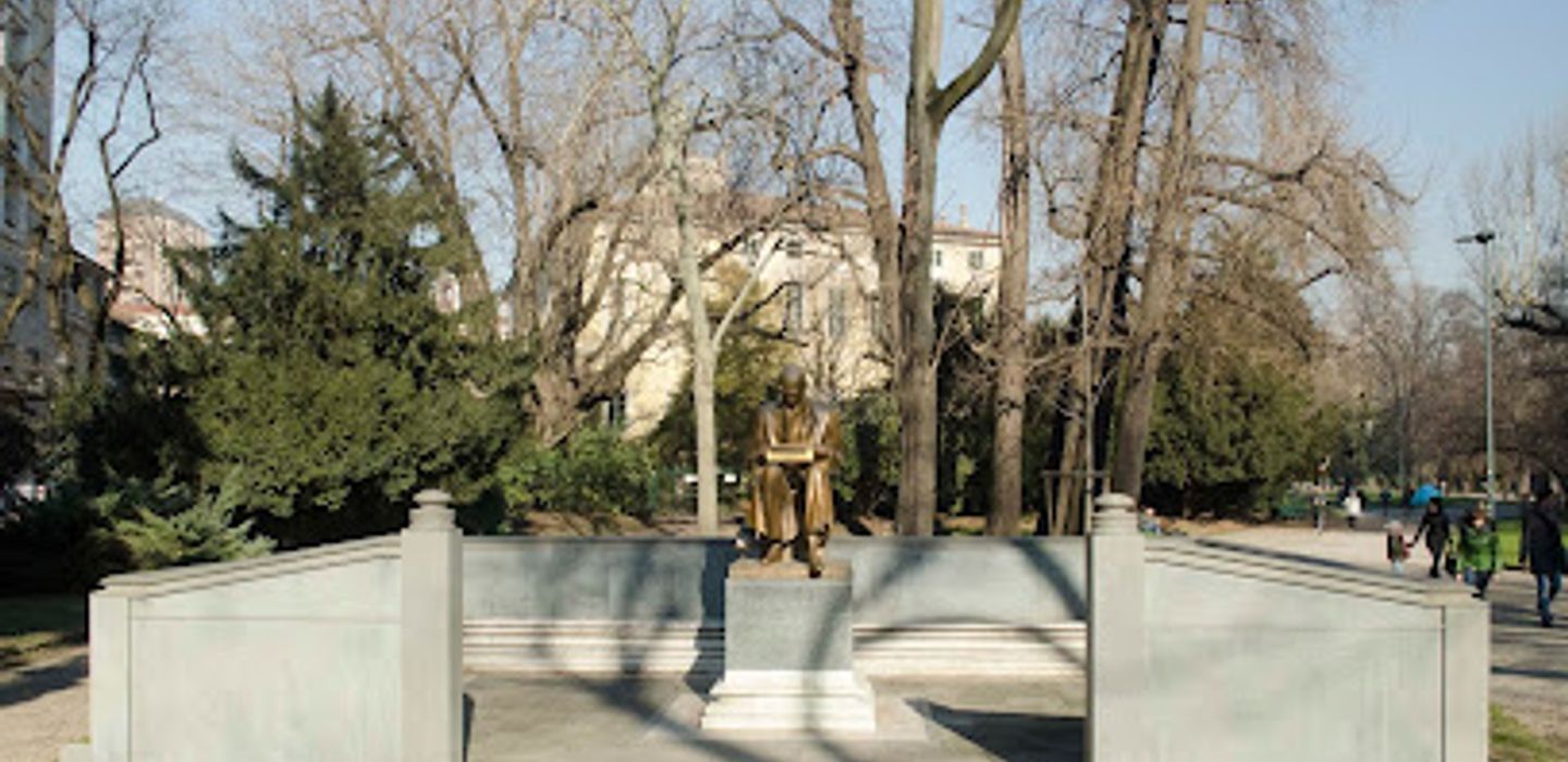 Indro Montanelli Statue