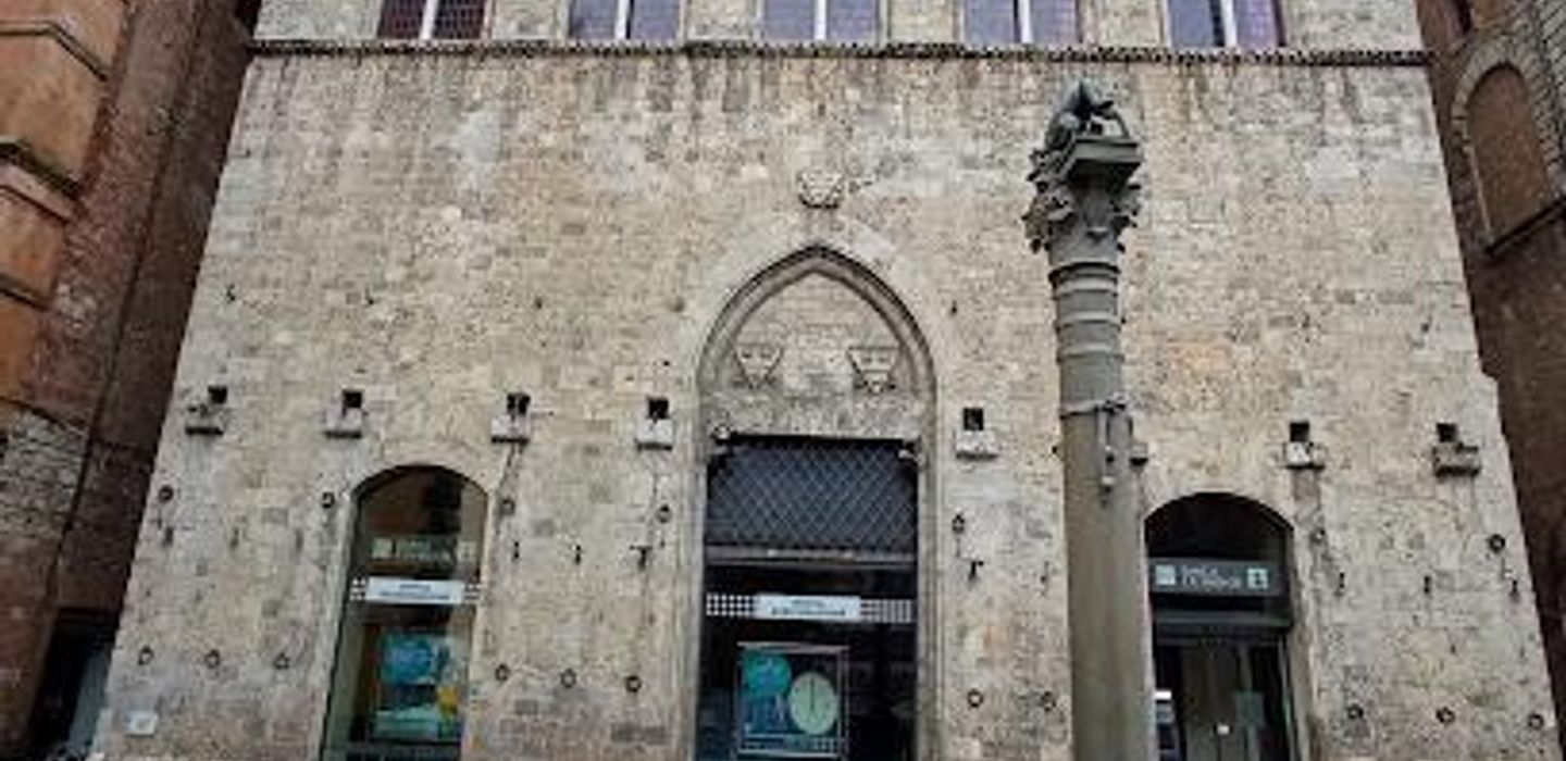 Piazza Tolomei