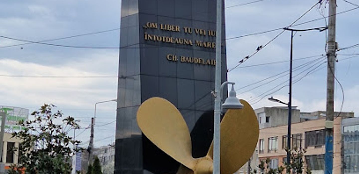 Monumentul roșu