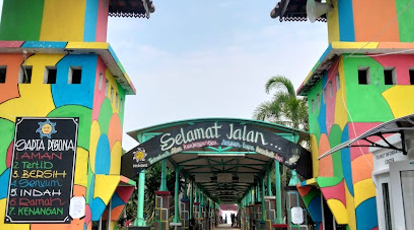 Untung Jawa Tour