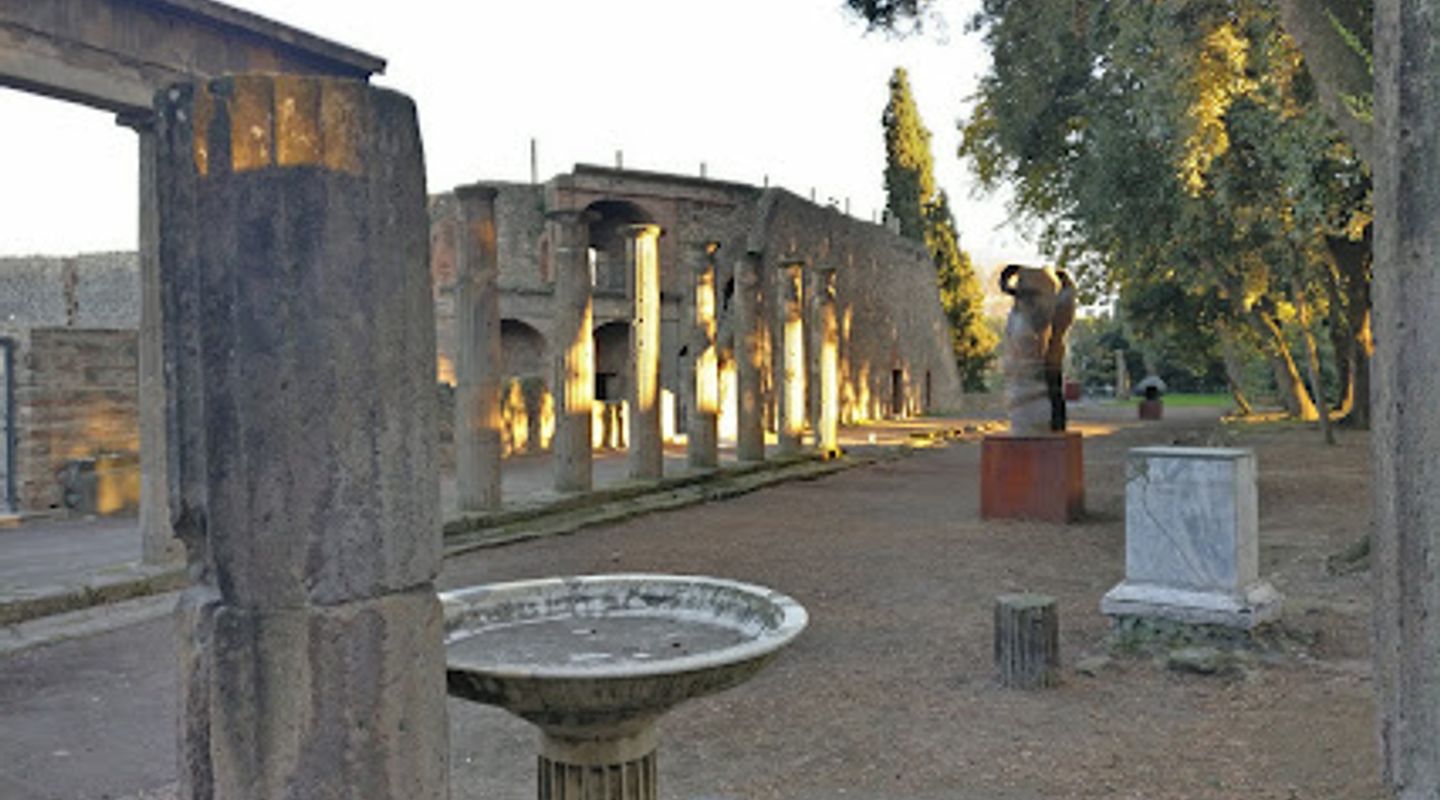 Triangular Forum