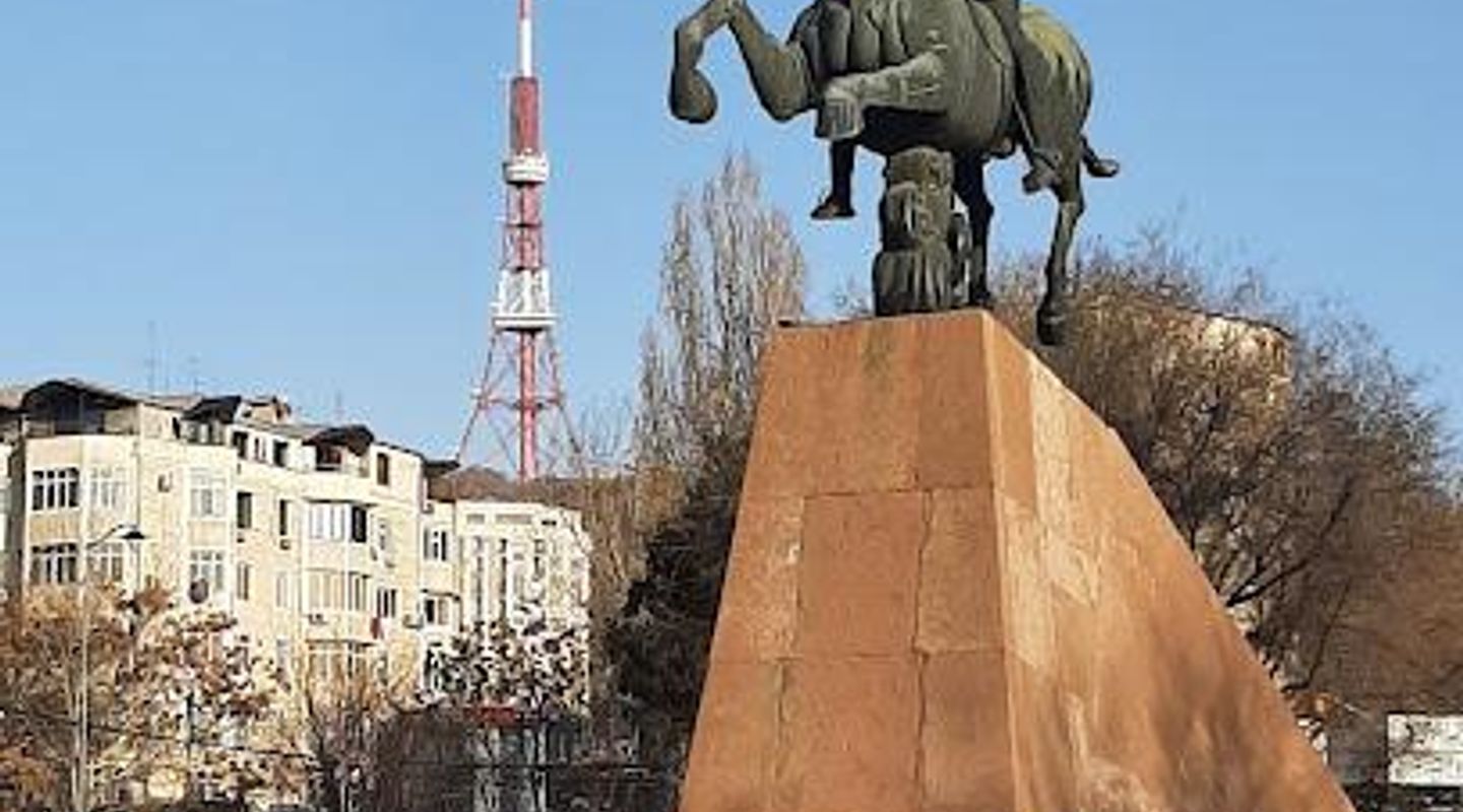 Vardan Mamikonyan Statue