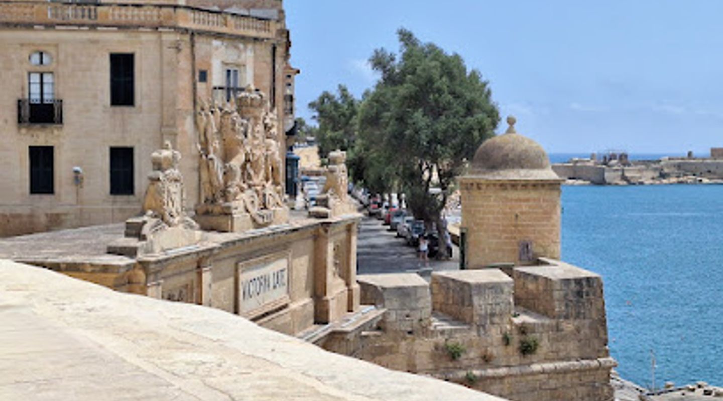Victoria Gate