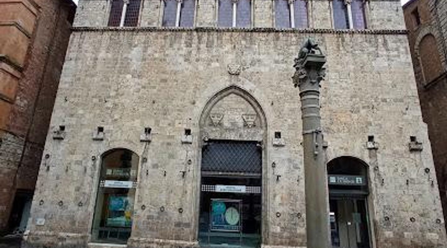 Piazza Tolomei