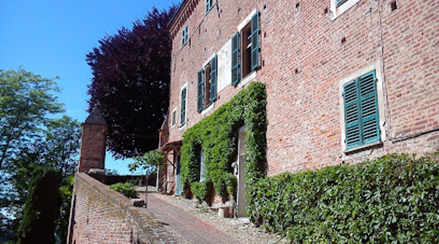 Castello di Monteu Roero