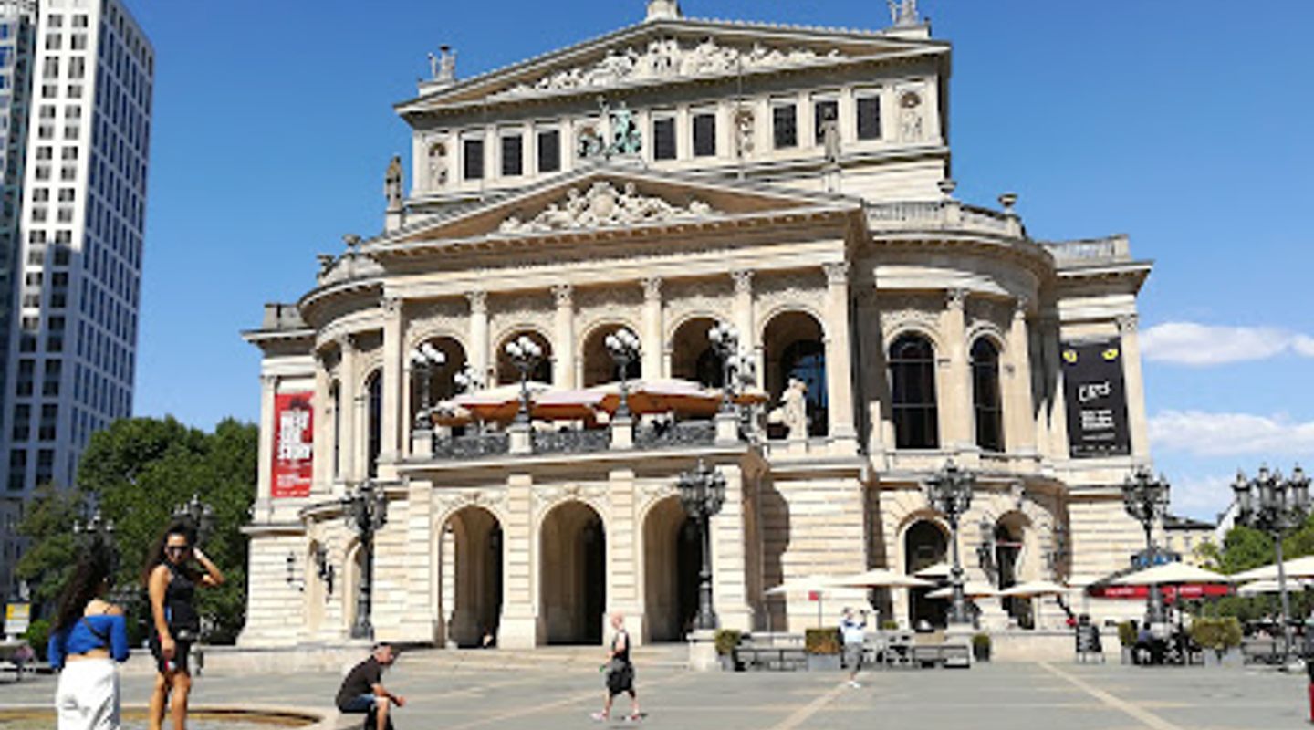 MAIN TOWER