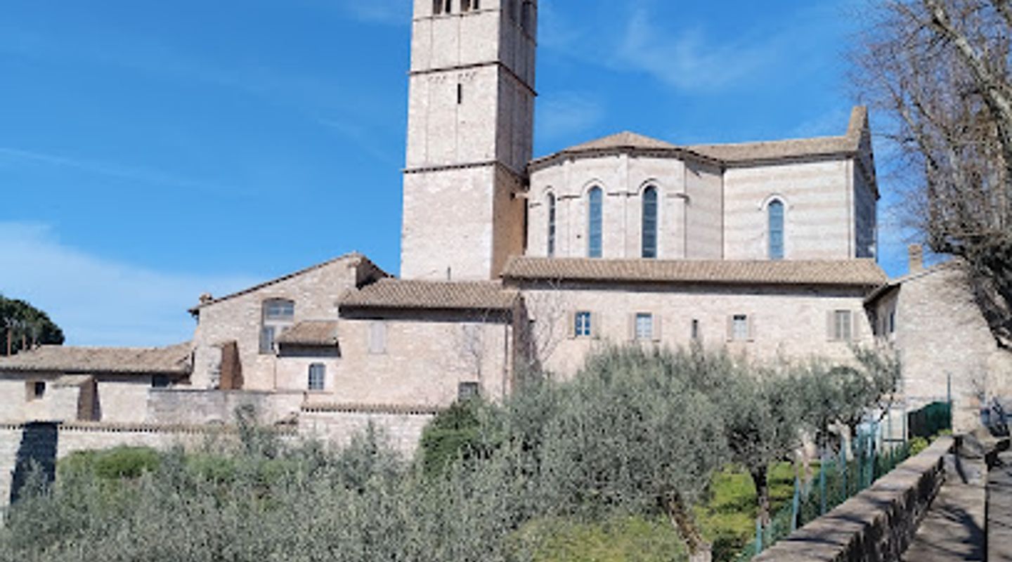 Basilica di Santa Chiara బాసిలికా డి సాన్టా చియారా