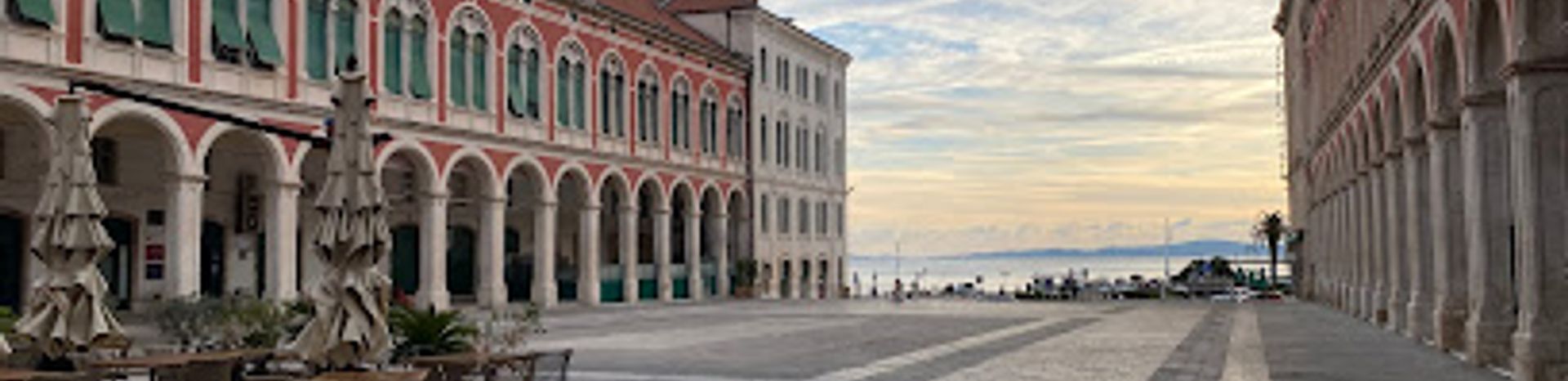 Trg Republike (Prokurative Square)