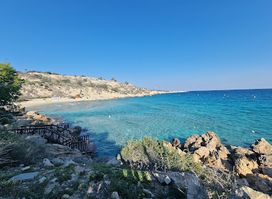 Konnos Beach - Road Access Point