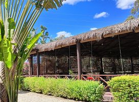 Holidays Hotel Majunga
