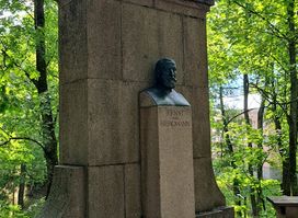 Monument to Ernst von Bergmann