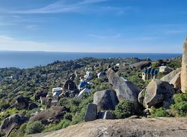 Jiwe Kuu - Dancing Rocks