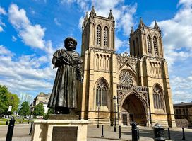 Statue of Ram Mohan Roy