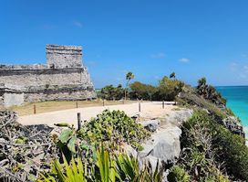 Ruinas Tulum parking