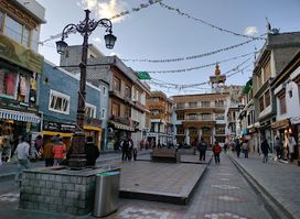 Leh market