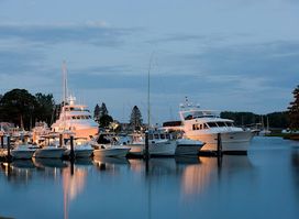 Yachtsman Hotel & Marina Club