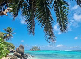 Le Nautique Luxury Beachfront Apartments