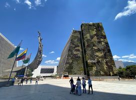 Free Walking Tour Medellin - Real City Tours
