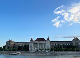 Duna Cruises - Budapest Sightseeing Boat Tours
