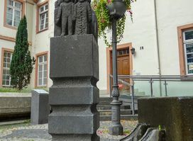 Familienbrunnen (Brunnen der Generationen), Koblenz - Rudi Scheuermann (1980)