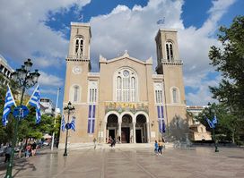 The Mitropoleos square
