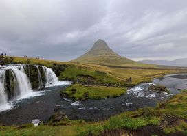 Kirkjufellsfoss Parking Lot