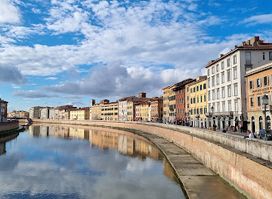 Palazzo Agostini or dell'Ussero or Red