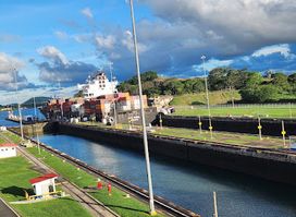 Miraflores Visitor's Center