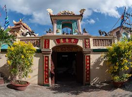 Van Thuy Tu Temple