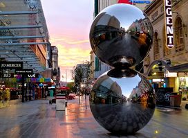 Malls Balls