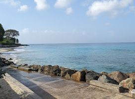 Holetown Beach