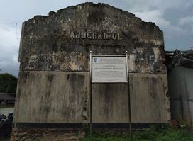 Stasiun Oud Ned-indië Treinhalte bij Anjer Kidoel in Sérang Regentschap