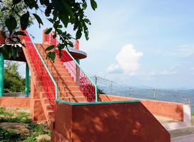 Manjakuttai View Point