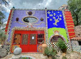 Chapel of Jimmy Ray Gallery (Casa de las Ranas)
