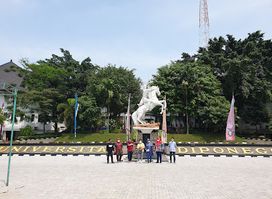 Monumen Patung Pangeran Diponegoro (Prince of Diponegoro Memorial Statue)
